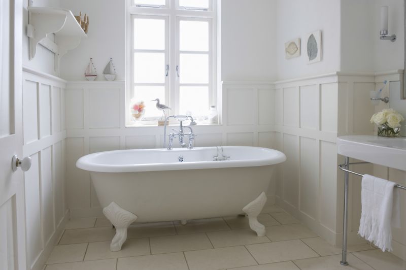 Classic Alcove Bathtub